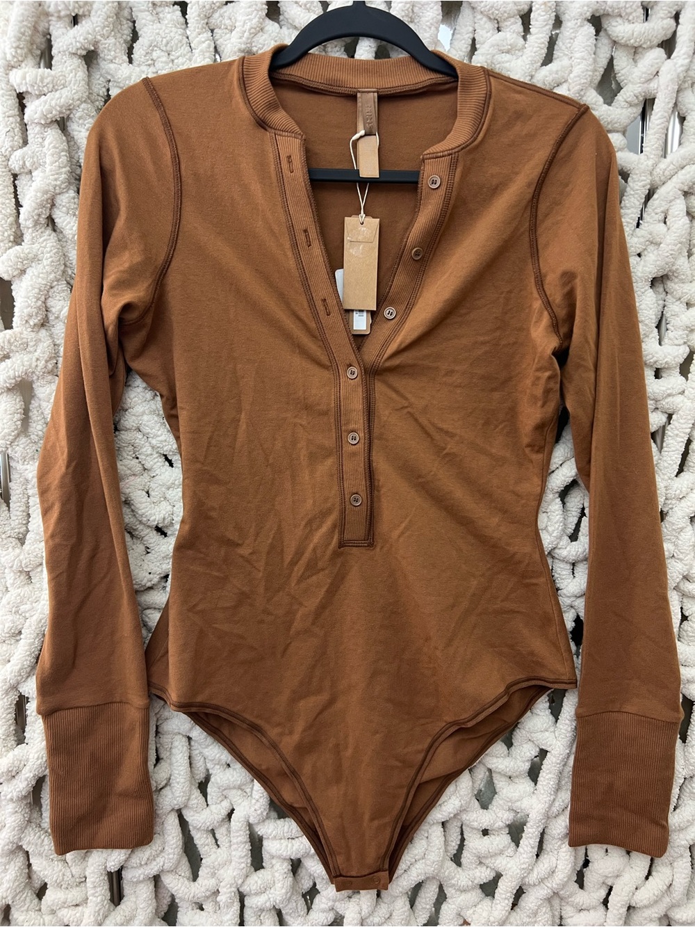 SKIMS COTTON JERSEY PLUNGE HENLEY BODYSUIT NWT - CHAI